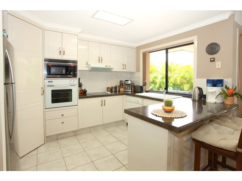 11 Moonraker Street, Clear Island Waters QLD 4226
