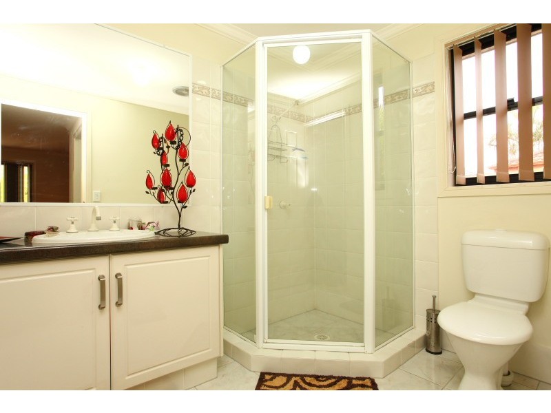 11 Moonraker Street, Clear Island Waters QLD 4226