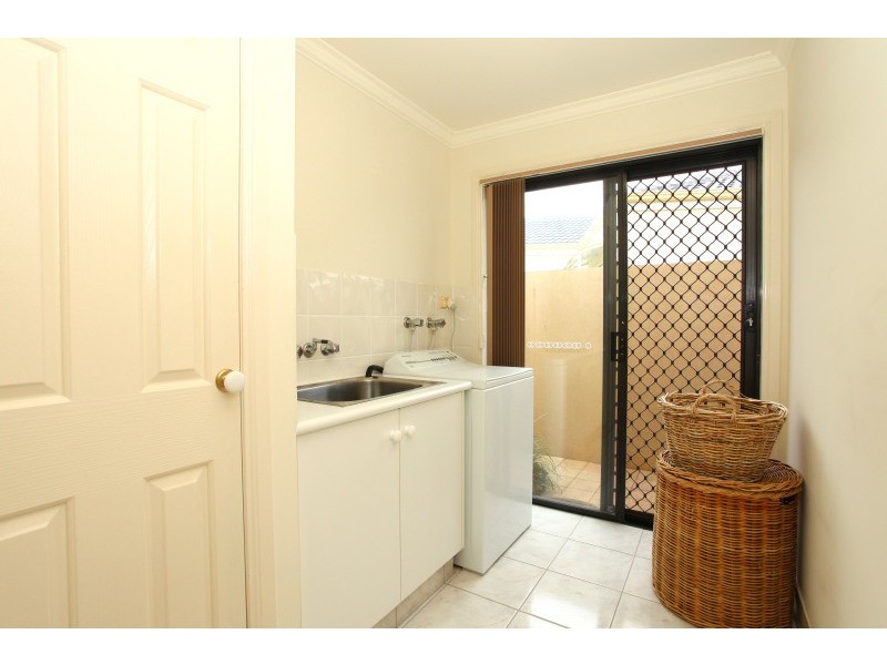 11 Moonraker Street, Clear Island Waters QLD 4226