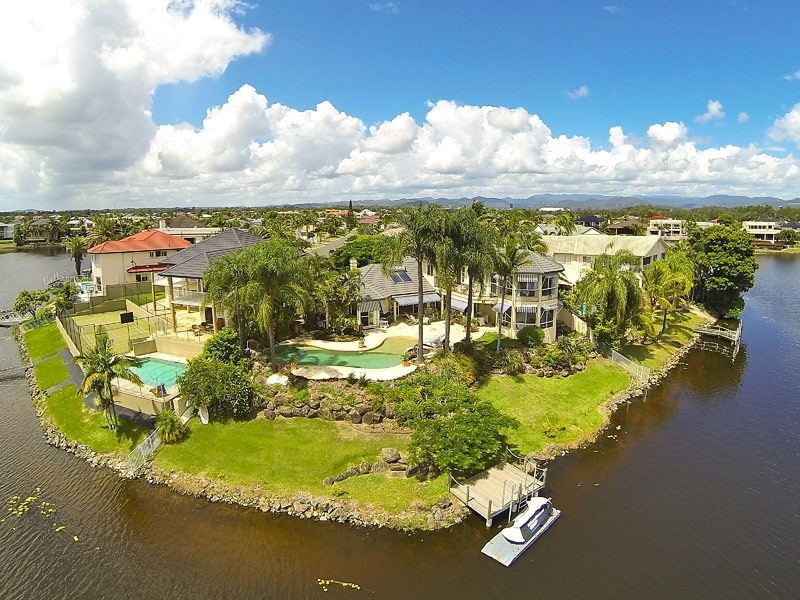 21 Tortuga Place, Clear Island Waters QLD 4226