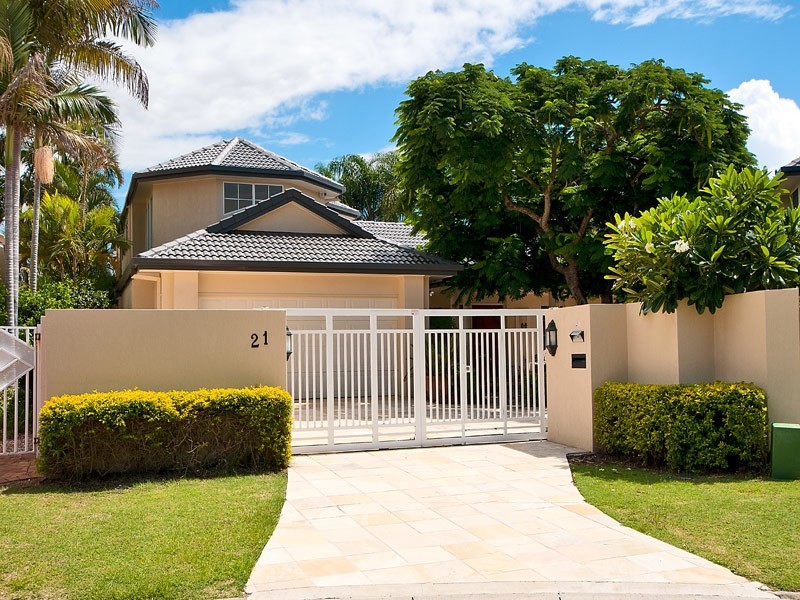 21 Tortuga Place, Clear Island Waters QLD 4226
