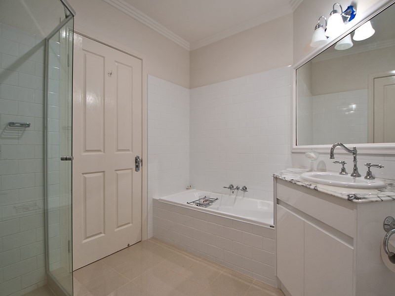 21 Tortuga Place, Clear Island Waters QLD 4226