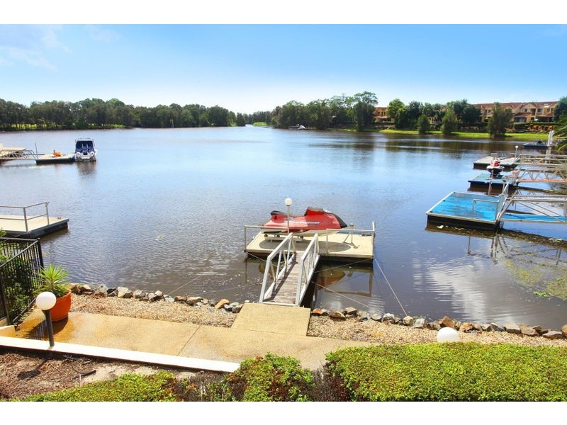 3 St Martin Place, Clear Island Waters QLD 4226