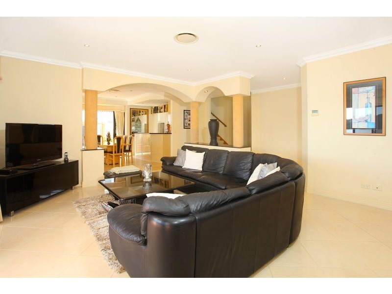 3 St Martin Place, Clear Island Waters QLD 4226
