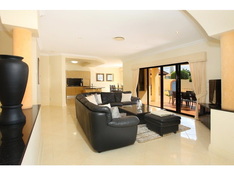 3 St Martin Place, Clear Island Waters QLD 4226