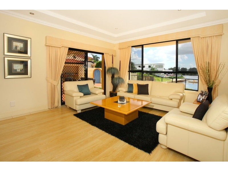 3 St Martin Place, Clear Island Waters QLD 4226