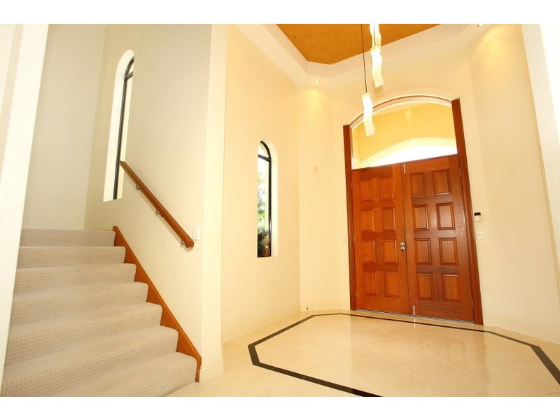 3 St Martin Place, Clear Island Waters QLD 4226