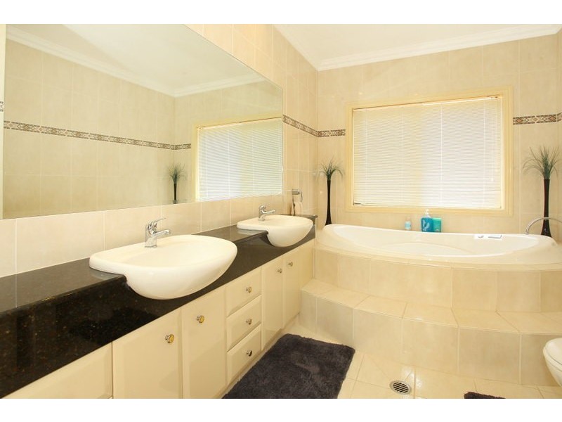 3 St Martin Place, Clear Island Waters QLD 4226