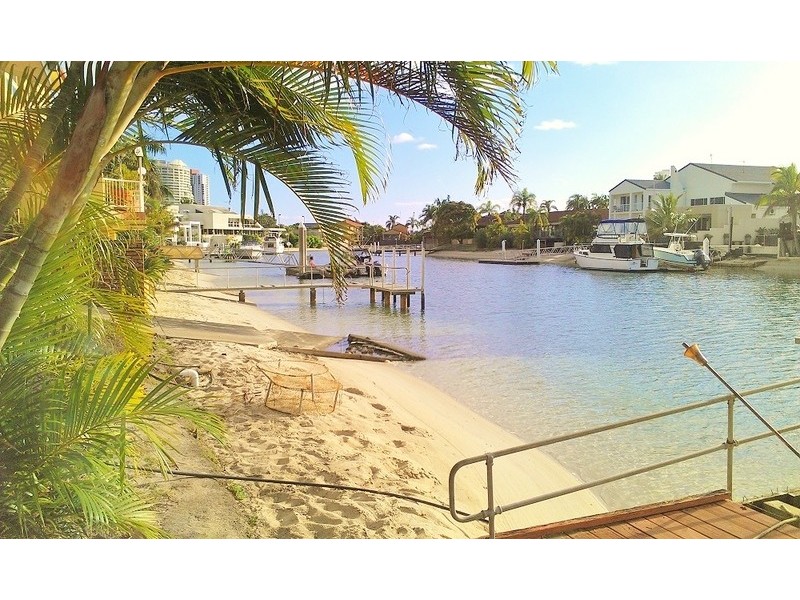 98 Commodore Drive, Paradise Waters QLD 4217