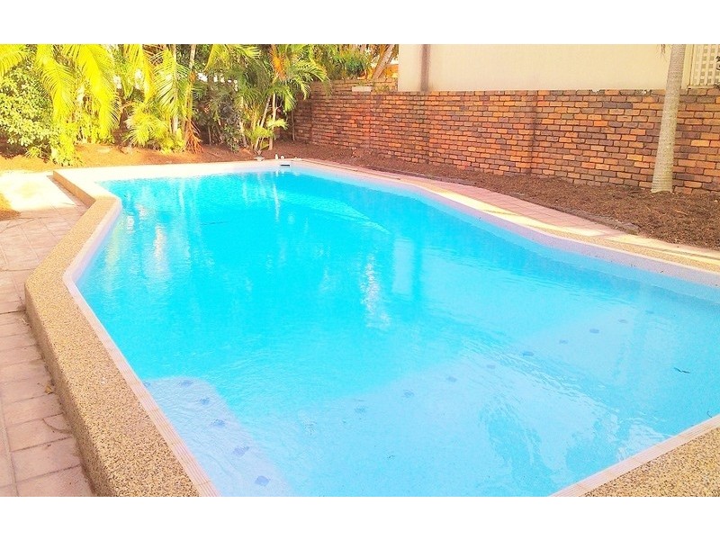 98 Commodore Drive, Paradise Waters QLD 4217