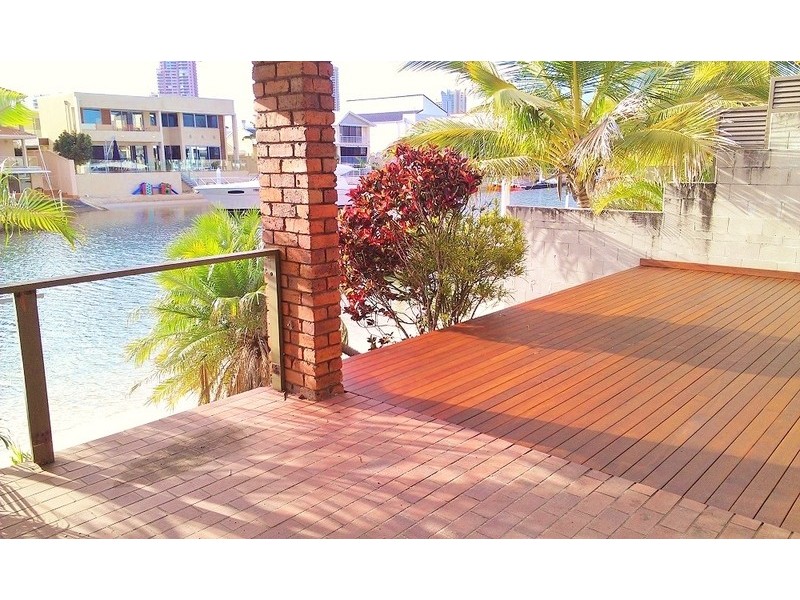 98 Commodore Drive, Paradise Waters QLD 4217