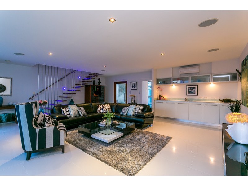 23 Freyburg Street, Sorrento QLD 4217