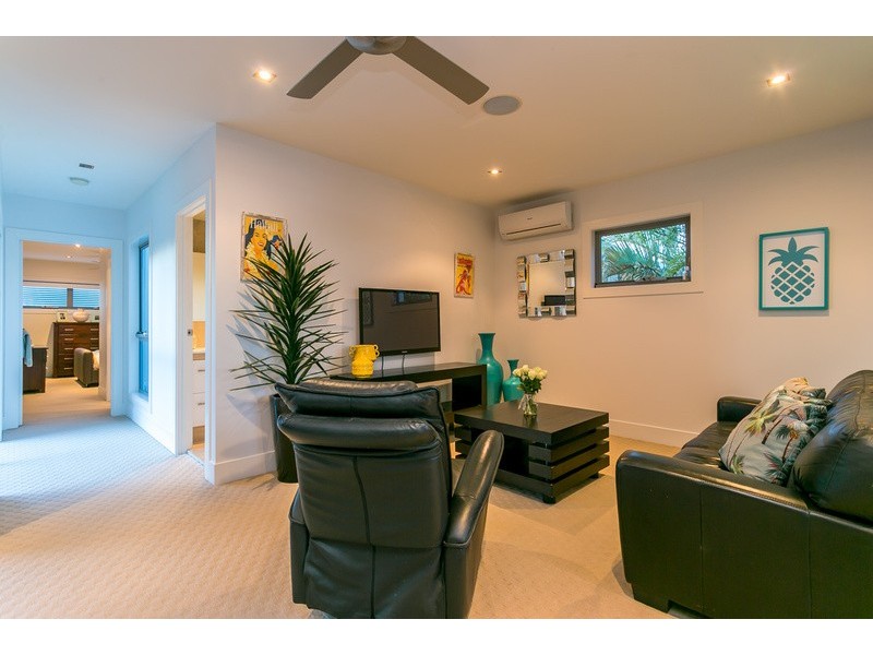 23 Freyburg Street, Sorrento QLD 4217