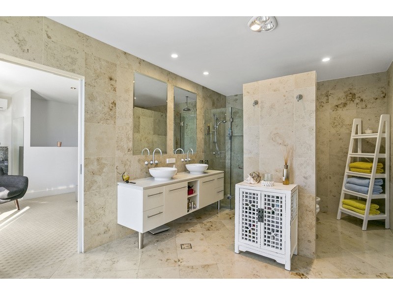 23 Freyburg Street, Sorrento QLD 4217