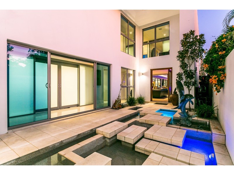 23 Freyburg Street, Sorrento QLD 4217