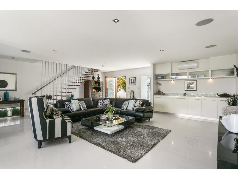 23 Freyburg Street, Sorrento QLD 4217