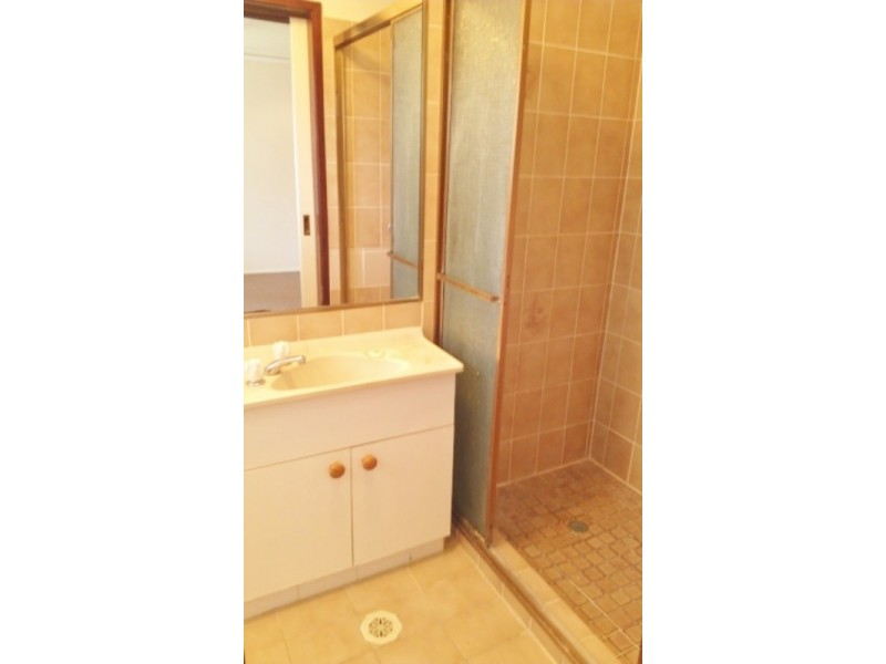 37 Marbella Drive, Benowa Waters QLD 4217