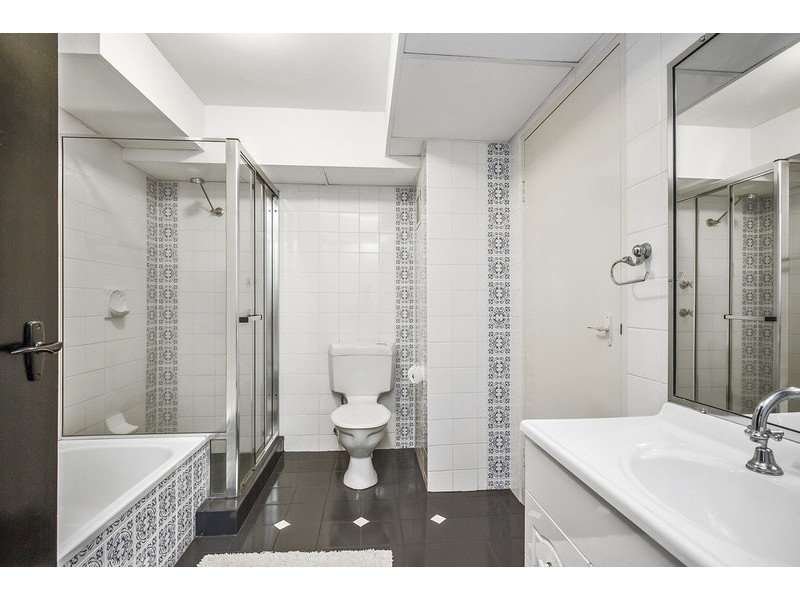 Condor/2 Riverview Parade, Surfers Paradise QLD 4217