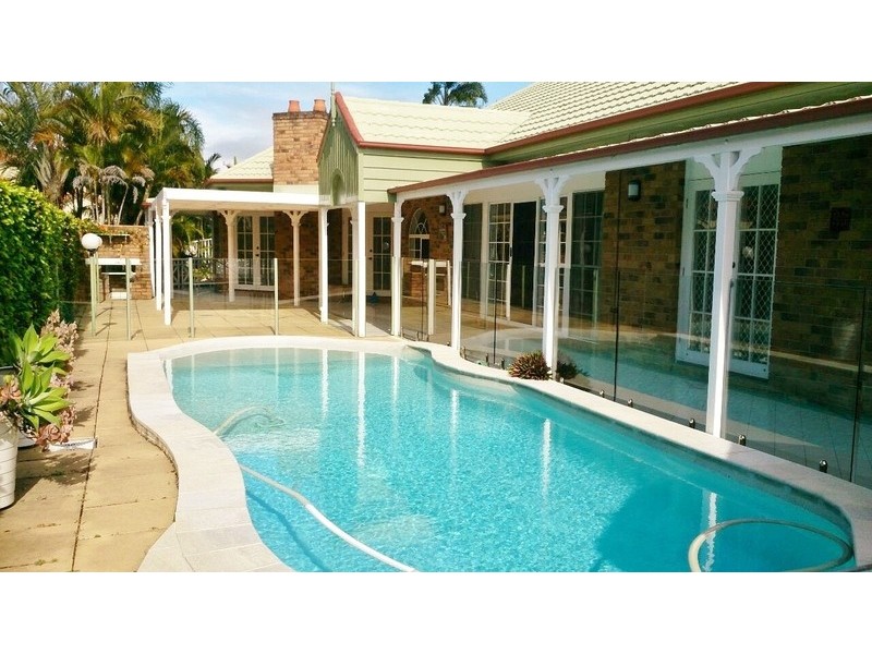 21 Montevideo Drive, Clear Island Waters QLD 4226
