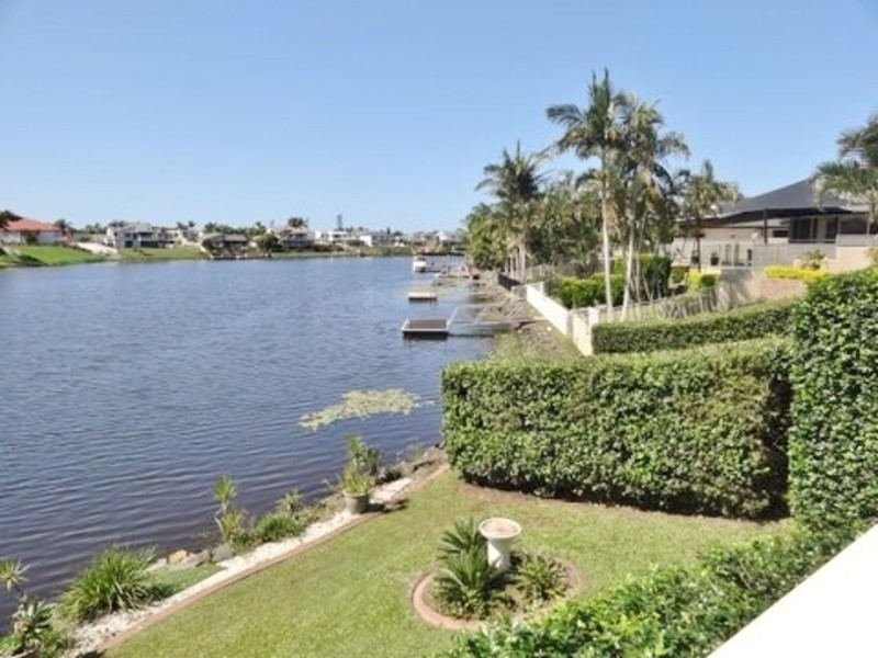 21 Montevideo Drive, Clear Island Waters QLD 4226