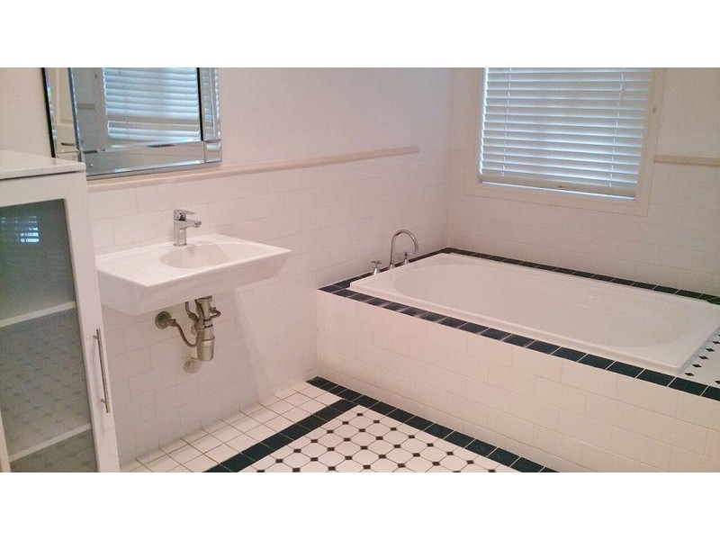 21 Montevideo Drive, Clear Island Waters QLD 4226