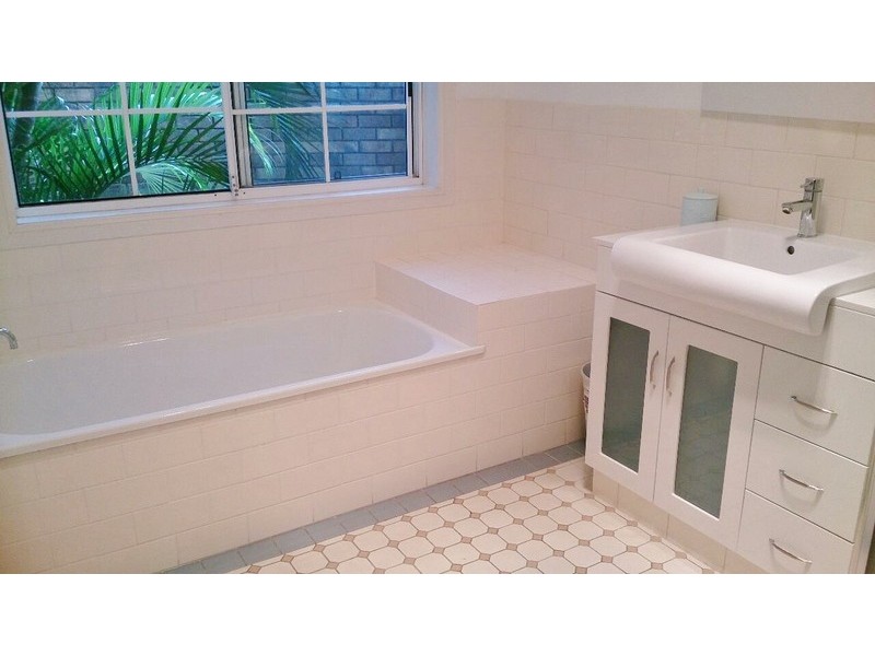 21 Montevideo Drive, Clear Island Waters QLD 4226