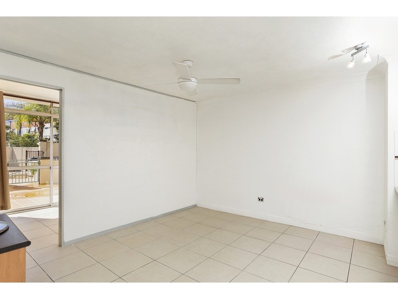Unit 4/34 Remembrance Drive, Surfers Paradise QLD 4217