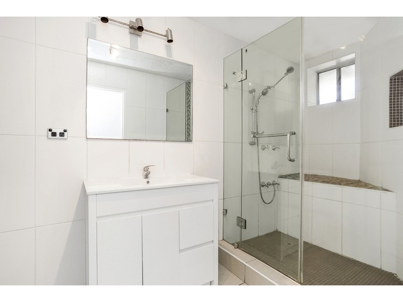 Unit 4/34 Remembrance Drive, Surfers Paradise QLD 4217