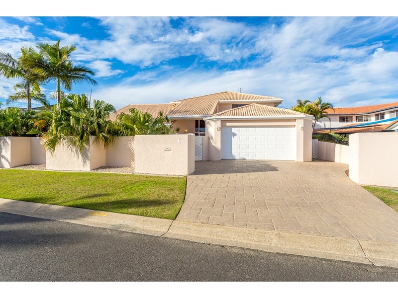 6 Martinique Way, Clear Island Waters QLD 4226