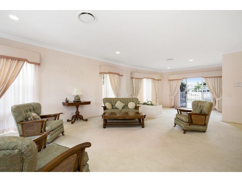 6 Martinique Way, Clear Island Waters QLD 4226