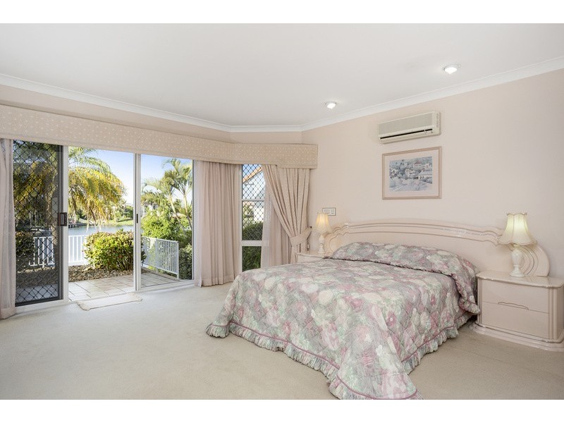 6 Martinique Way, Clear Island Waters QLD 4226