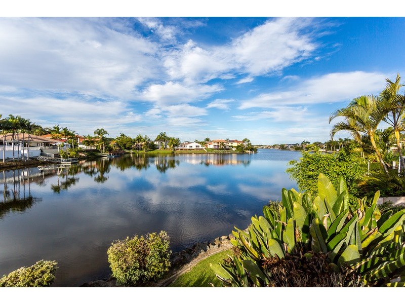6 Martinique Way, Clear Island Waters QLD 4226
