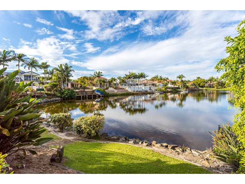 6 Martinique Way, Clear Island Waters QLD 4226