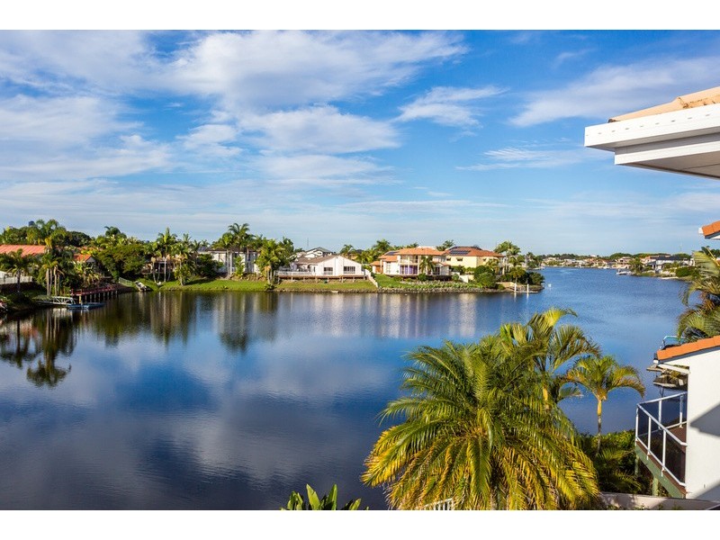 6 Martinique Way, Clear Island Waters QLD 4226