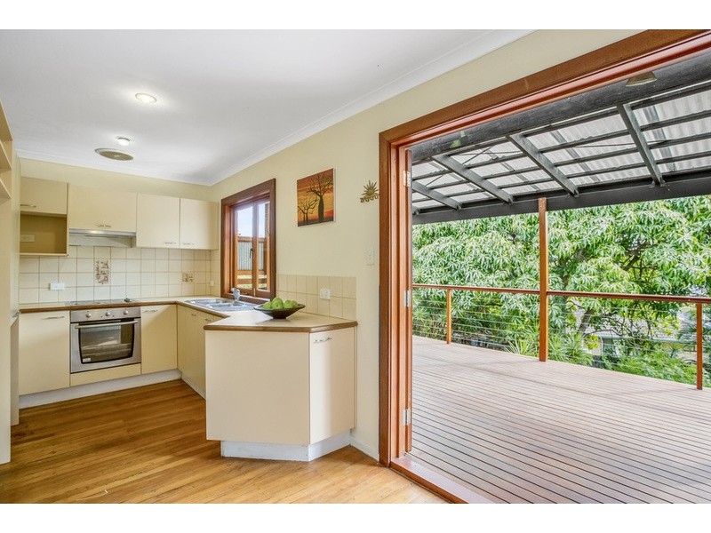 10 Beeka Street, Labrador QLD 4215