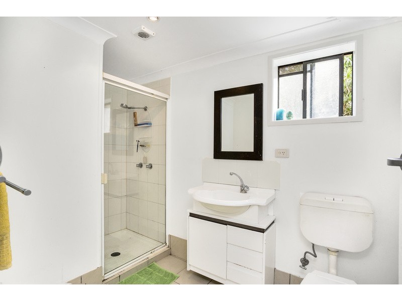 10 Beeka Street, Labrador QLD 4215