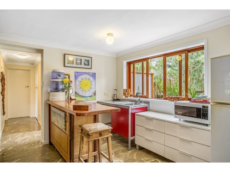 10 Beeka Street, Labrador QLD 4215