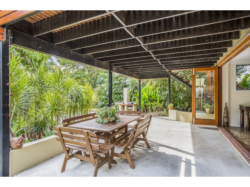 10 Beeka Street, Labrador QLD 4215