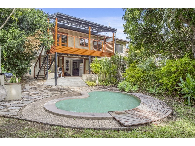 10 Beeka Street, Labrador QLD 4215