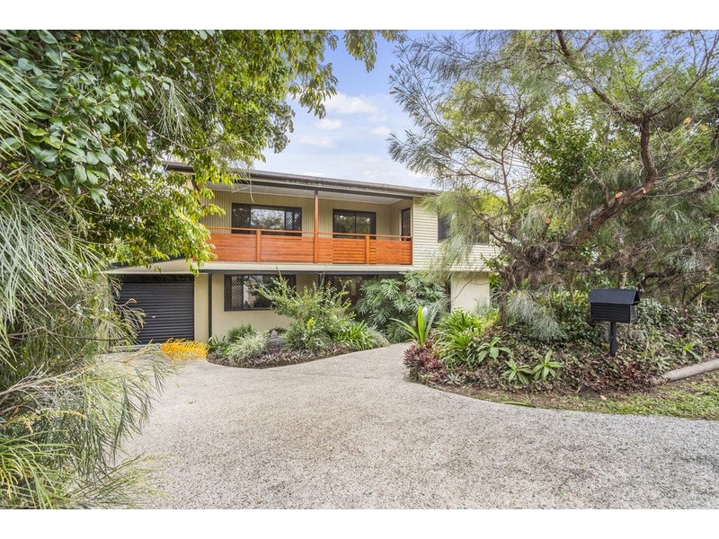 10 Beeka Street, Labrador QLD 4215