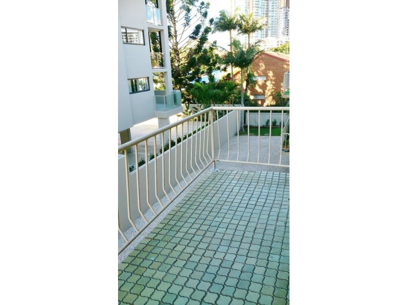 6/39 Lenneberg Street, Southport QLD 4215