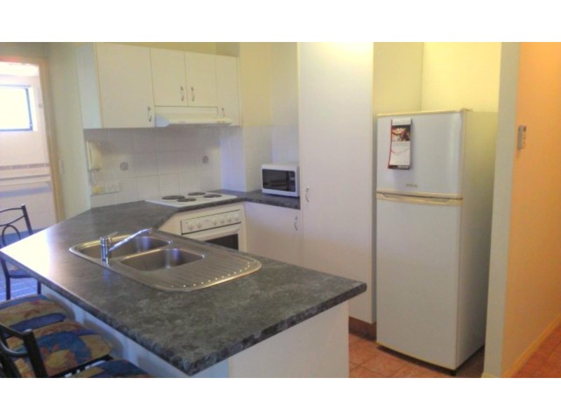 10 Bath Street, Labrador QLD 4215