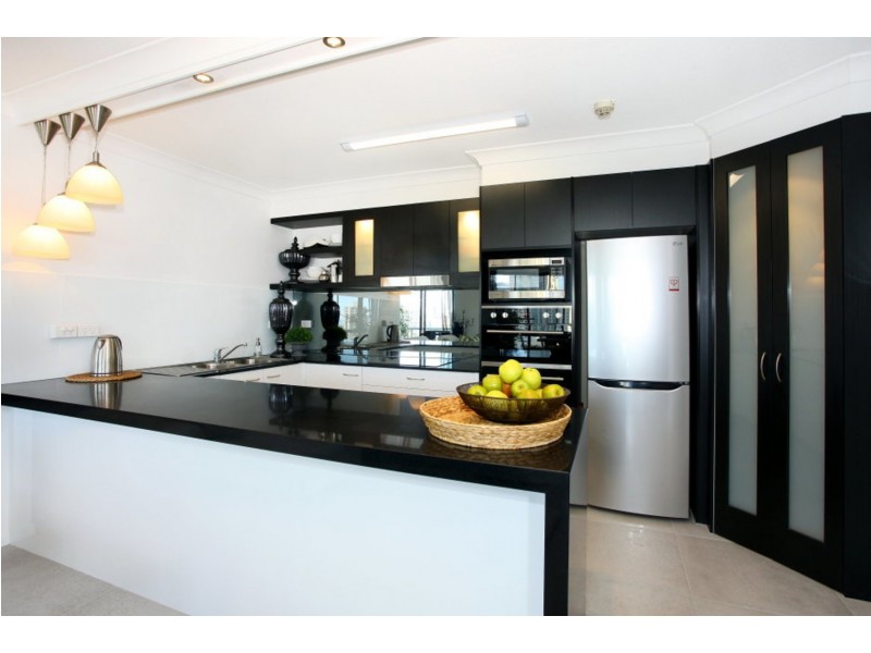 Surfers Plaza/70 Remembrance Drive, Surfers Paradise QLD 4217