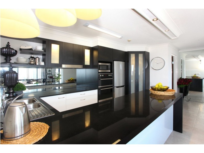 Surfers Plaza/70 Remembrance Drive, Surfers Paradise QLD 4217