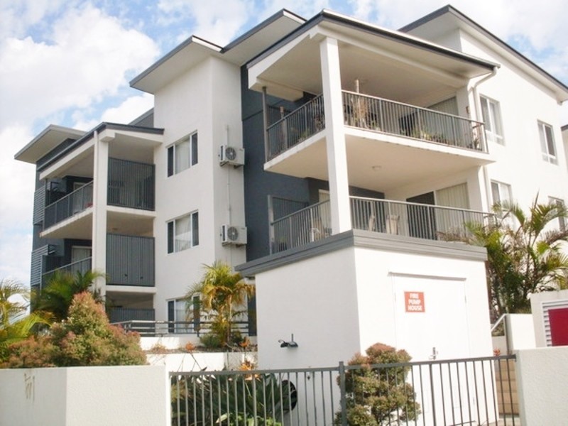 4 Proud Street, Labrador QLD 4215