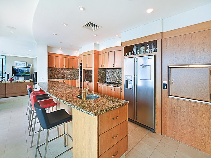 Sun City 3400 Surfers Paradise Boulevard, Surfers Paradise QLD 4217