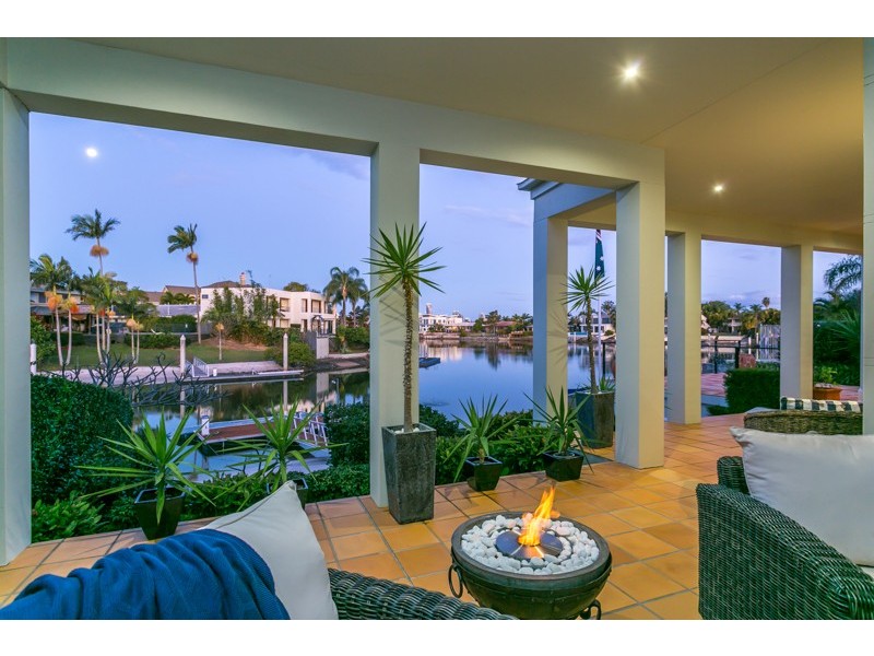 8 La Scala Court, Isle Of Capri QLD 4217
