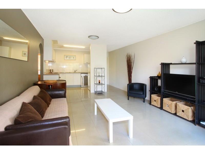 26 Aubrey Street, Surfers Paradise QLD 4217