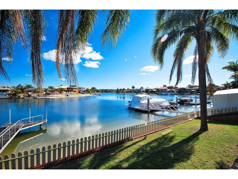 2A Mercedes Place, Bundall QLD 4217