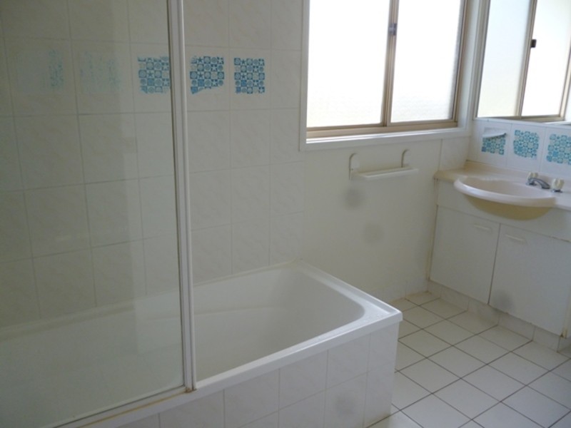 170 Central Street, Labrador QLD 4215